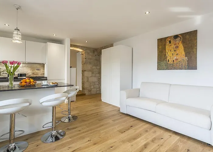 アパート Lara スプリト